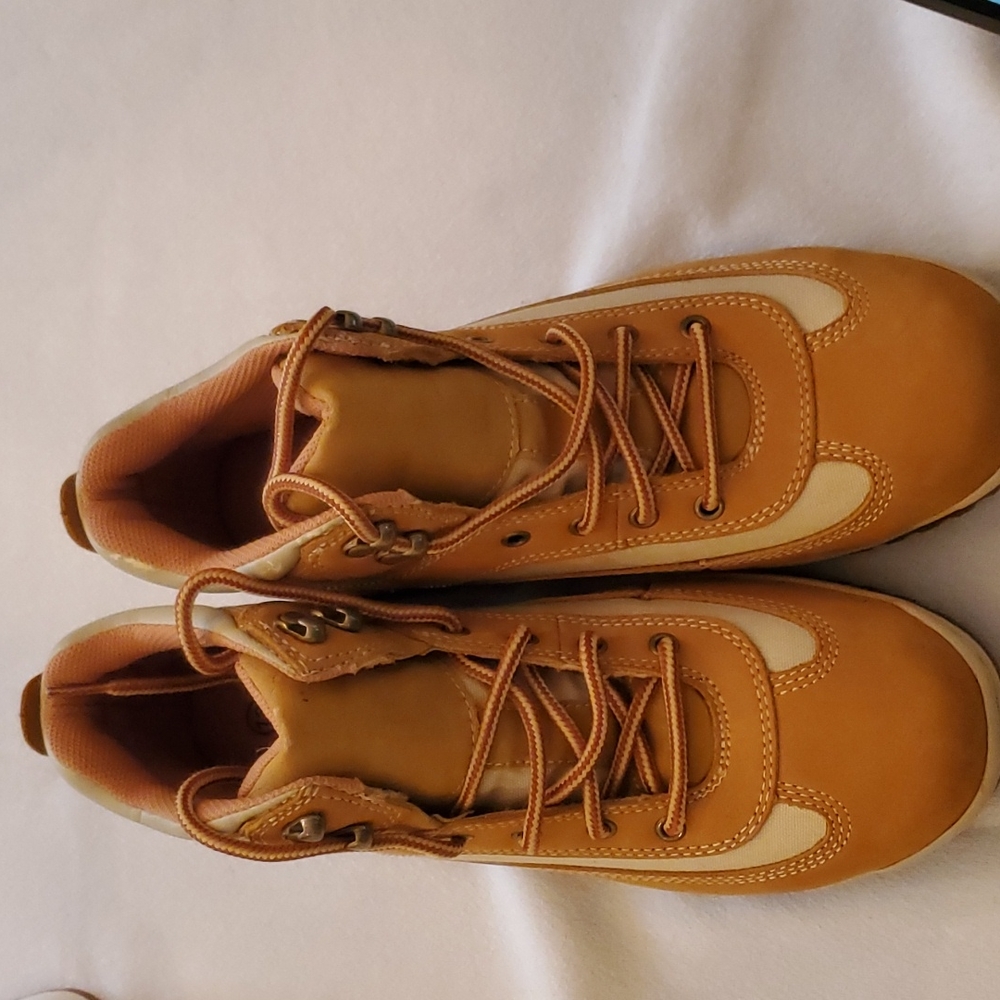 PHYS. SCI   SIZE 12 boots